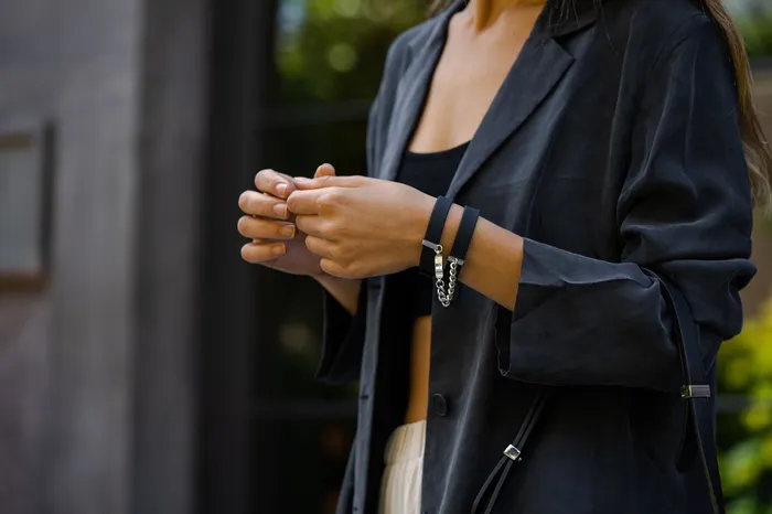 Anal CRAVE CRAVE ID CUFFS BLACK SILICONE SILVER